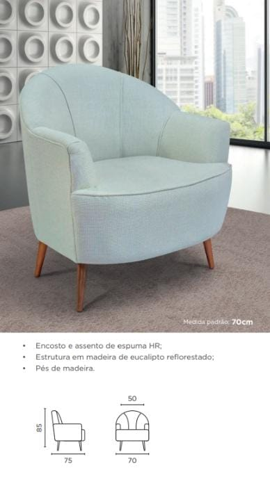 Poltrona verde claro com pés de madeira